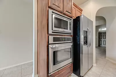 18 Auburn Drive, Edgecliff Village, TX 76134 - Photo 11