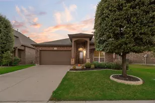 18 Auburn Dr, Edgecliff Village, TX 76134 - Photo 3