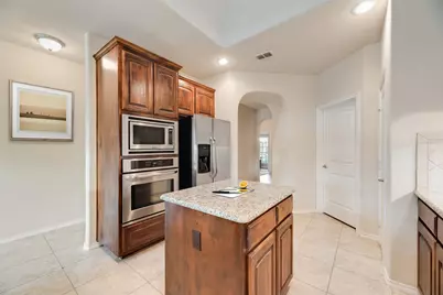 18 Auburn Drive, Edgecliff Village, TX 76134 - Photo 7