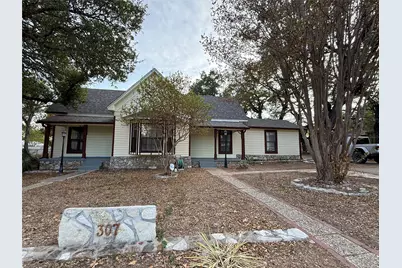 307 Mission Street, Glen Rose, TX 76043 - Photo 1