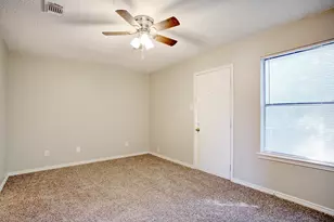 313 Queens Ct S, Mansfield, TX 76063 - Photo 11