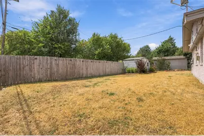 1702 Bristol Court S, Irving, TX 75062 - Photo 25