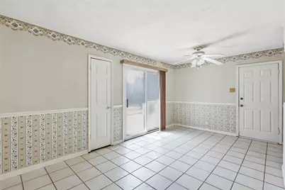 1702 Bristol Court S, Irving, TX 75062 - Photo 5