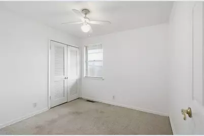 1702 Bristol Court S, Irving, TX 75062 - Photo 17