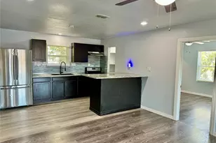 2618 Creekview Dr, Granbury, TX 76048 - Photo 11