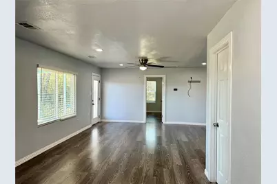 2618 Creekview Drive, Granbury, TX 76048 - Photo 5