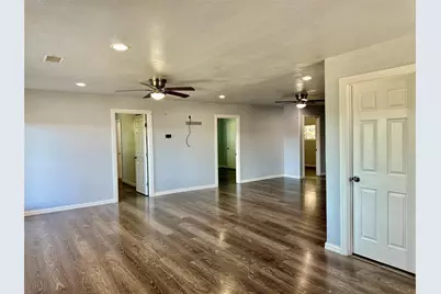 2618 Creekview Drive, Granbury, TX 76048 - Photo 7