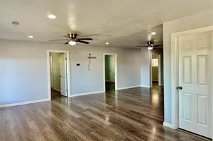 2618 Creekview Dr, Granbury, TX 76048 - Photo 7