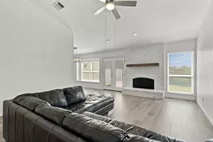 4405 Queen Cir, The Colony, TX 75056 - Photo 9