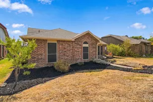 4405 Queen Cir, The Colony, TX 75056 - Photo 3