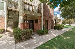 3129 Sondra Dr, Fort Worth, TX 76107 - Photo 3