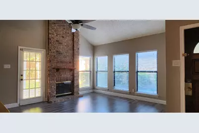 2107 Rose Cliff Lane, Carrollton, TX 75007 - Photo 3