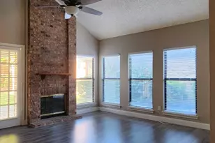 2107 Rose Cliff Ln, Carrollton, TX 75007 - Photo 3
