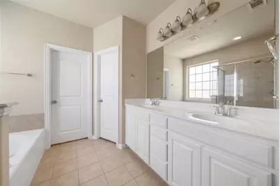 100 Liones Lane, Lewisville, TX 75056 - Photo 11