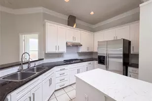 8703 StoneCrest Dr, Irving, TX 75063 - Photo 7