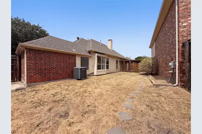 8703 Stonecrest Drive, Irving, TX 75063 - Photo 5