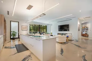 60 Vanguard Way, Dallas, TX 75243 - Photo 3