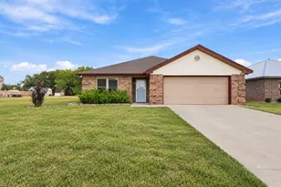 108 Chisolm Trail Ct, Springtown, TX 76082 - Photo 1