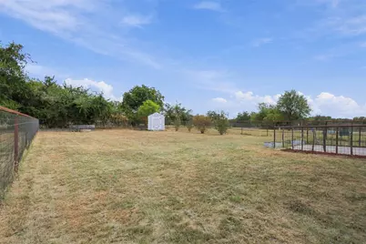 108 Chisolm Trail Court, Springtown, TX 76082 - Photo 27