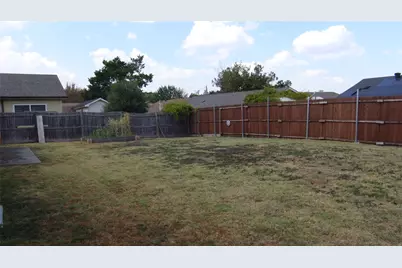 2107 Bordeaux Drive, Carrollton, TX 75007 - Photo 15