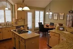 8636 Mill Creek Rd, Irving, TX 75063 - Photo 3
