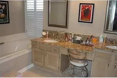 8636 Mill Creek Road, Irving, TX 75063 - Photo 9