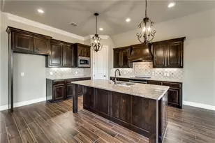 3100 Main St, Granbury, TX 76049 - Photo 5