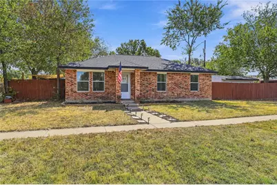 900 N Grand Avenue, Waxahachie, TX 75165 - Photo 1