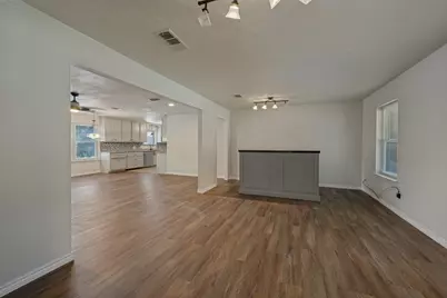 2400 W Lavender Lane, Arlington, TX 76013 - Photo 5