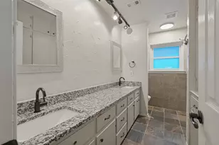 2400 W Lavender Ln, Arlington, TX 76013 - Photo 19