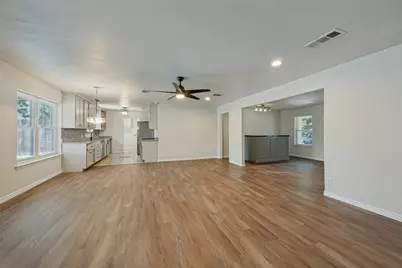 2400 W Lavender Lane, Arlington, TX 76013 - Photo 11