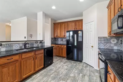 10609 Augusta Lane, Rowlett, TX 75089 - Photo 9
