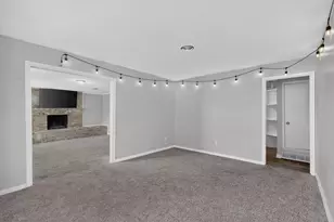2402 Loyce Dr, Mesquite, TX 75149 - Photo 7