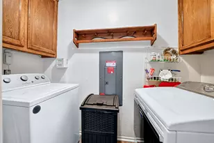 240 Dewey Ct, Irving, TX 75060 - Photo 21