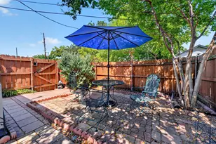 240 Dewey Ct, Irving, TX 75060 - Photo 25