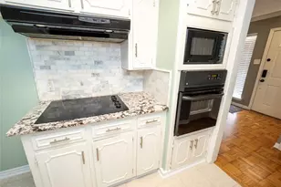 900 N Bowen Rd, Arlington, TX 76012 - Photo 11