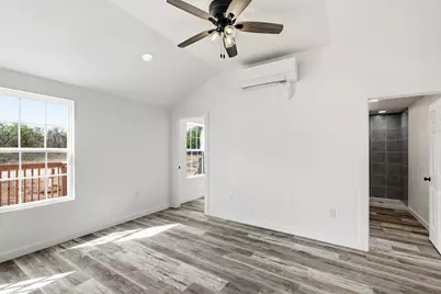 219 Cumberland Trail, Runaway Bay, TX 76458 - Photo 17