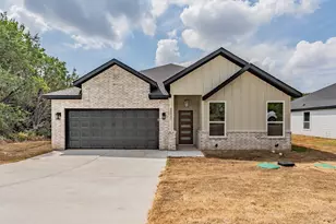 5822 Stonegate Cir, Granbury, TX 76048 - Photo 1