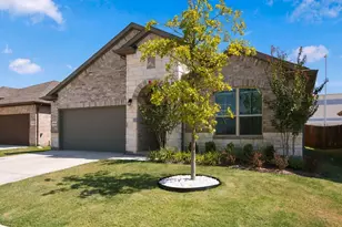 15532 Halstead Ln, Fort Worth, TX 76247 - Photo 3