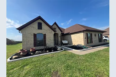 1055 Chartres, Oak Ridge, TX 75142 - Photo 1