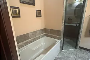 1055 Chartres, Oak Ridge, TX 75142 - Photo 11