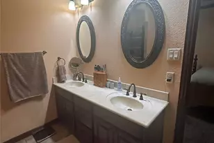 1055 Chartres, Oak Ridge, TX 75142 - Photo 27