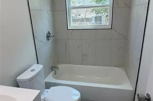 318 18th St, Grand Prairie, TX 75051 - Photo 9