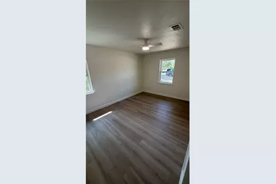 318 18th Street, Grand Prairie, TX 75051 - Photo 5
