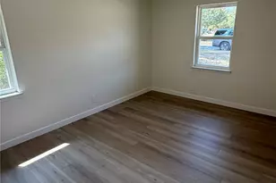 318 18th St, Grand Prairie, TX 75051 - Photo 5