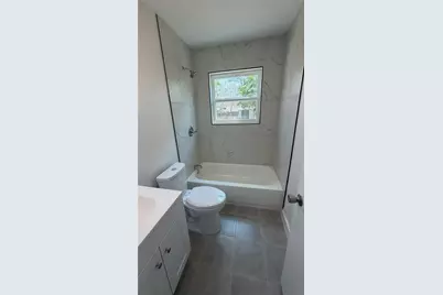 318 18th Street, Grand Prairie, TX 75051 - Photo 9