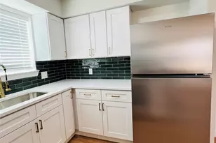 1701 Justin Lyn St, Arlington, TX 76012 - Photo 9