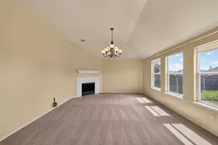 501 Roundrock Ln, Fort Worth, TX 76140 - Photo 13