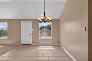 501 Roundrock Ln, Fort Worth, TX 76140 - Photo 11