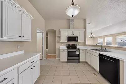 501 Roundrock Lane, Fort Worth, TX 76140 - Photo 7